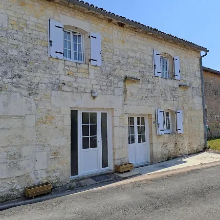 Maison De Village